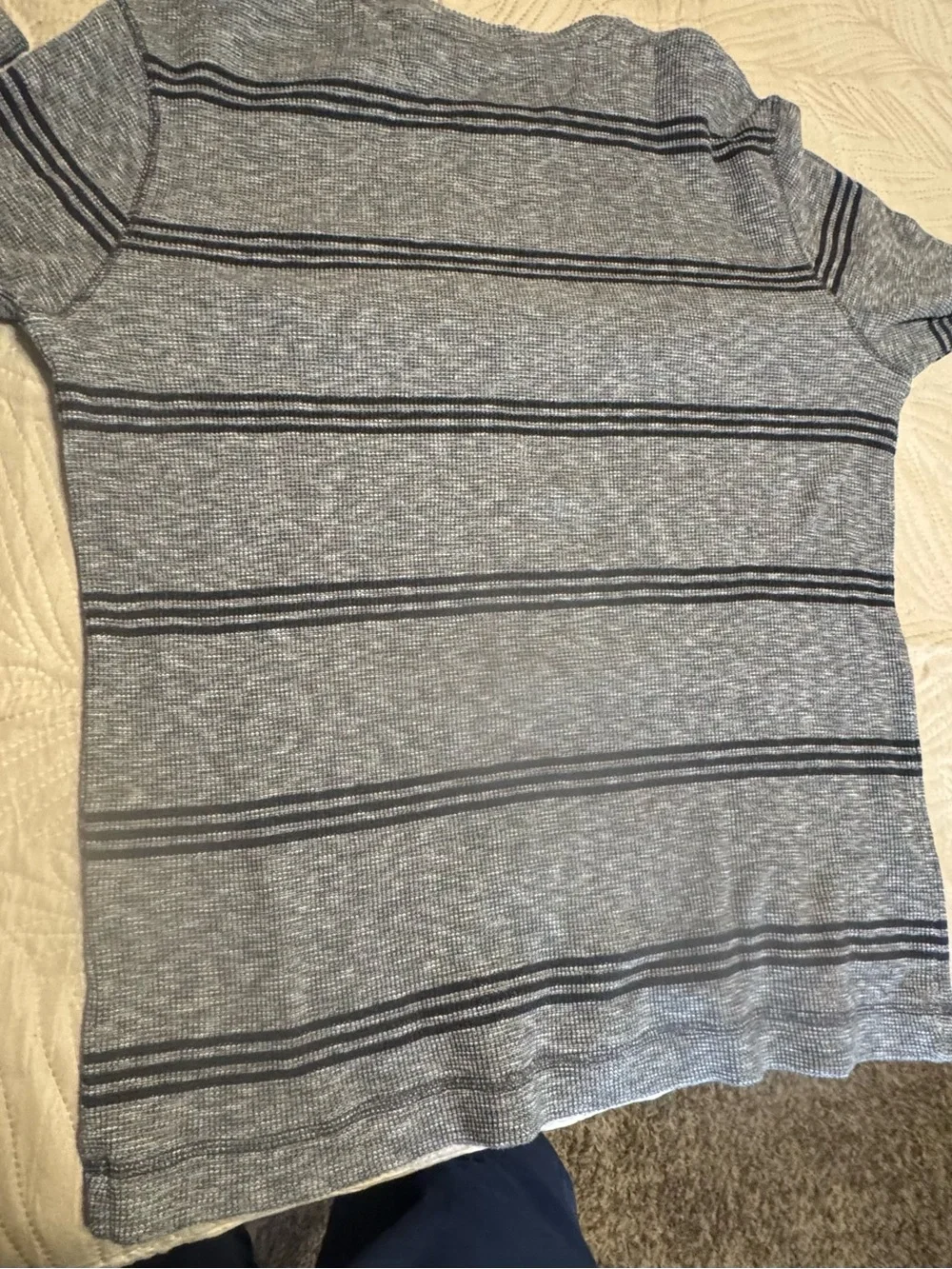 Banana Republic size Large men’s Thin Sweater Gray & Black Horizontal Stripes